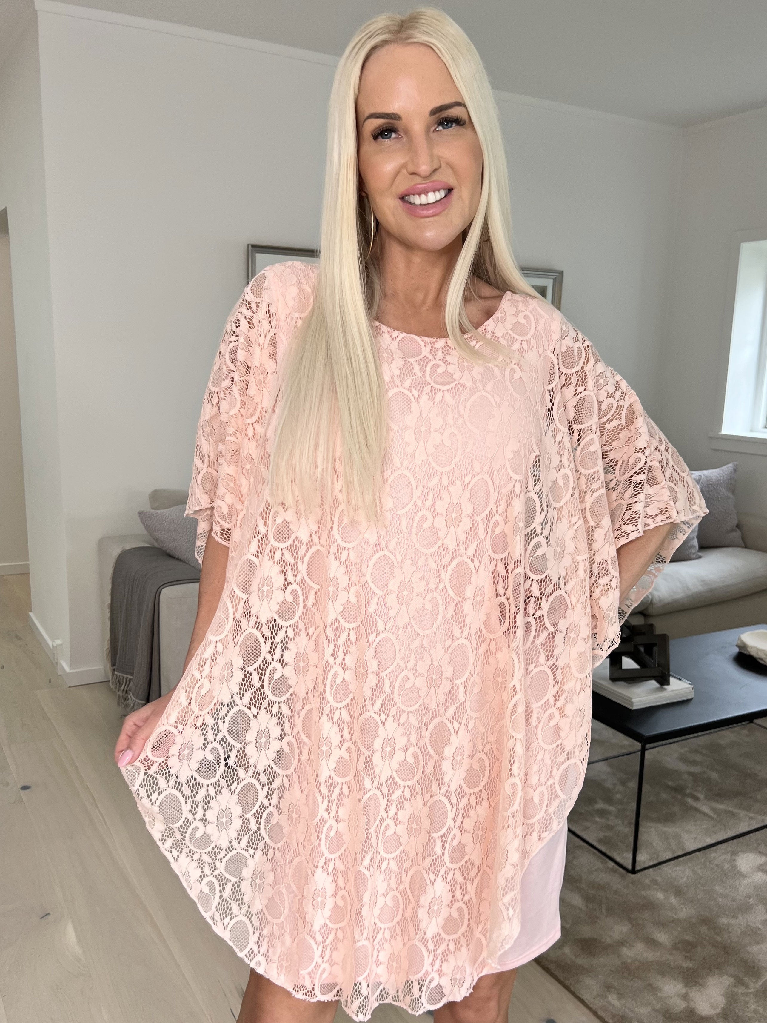 Kenya Lace - Söt tunikaklänning i spets